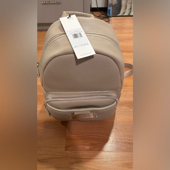 Backpack - Picture 2 of 10